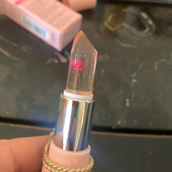 ✨Brand New Colour Changing Lip colour✨ - Picture 5 of 9